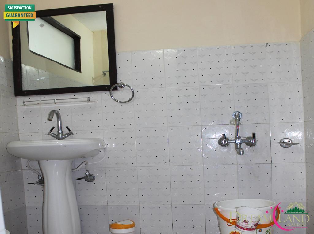 Dreamland Kashmir Cottage Pahalgam Phòng bức ảnh